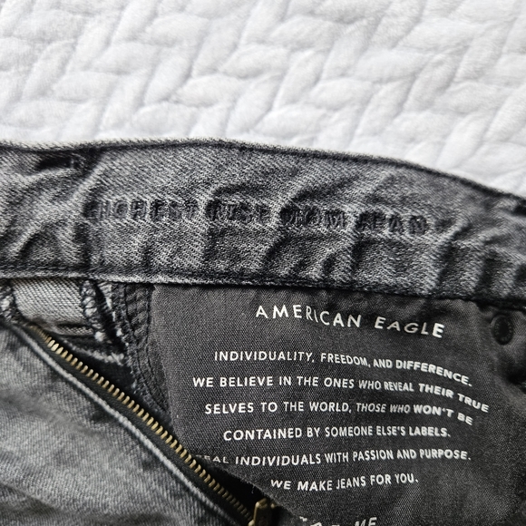 AEO Highest Rise Mom Jean Distressed Gray Size 6 Long - Picture 13 of 14